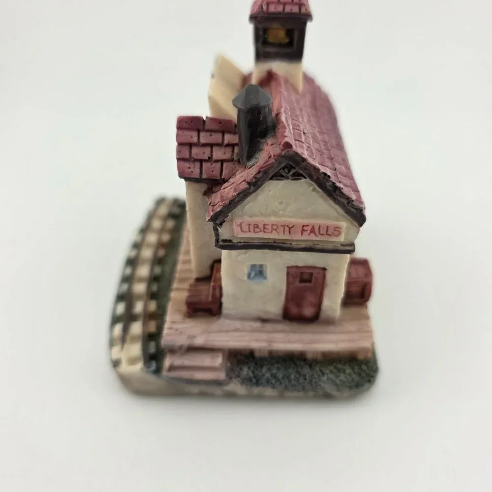 1991 Liberty Falls‎ International Resourcing Services Train Station Miniature